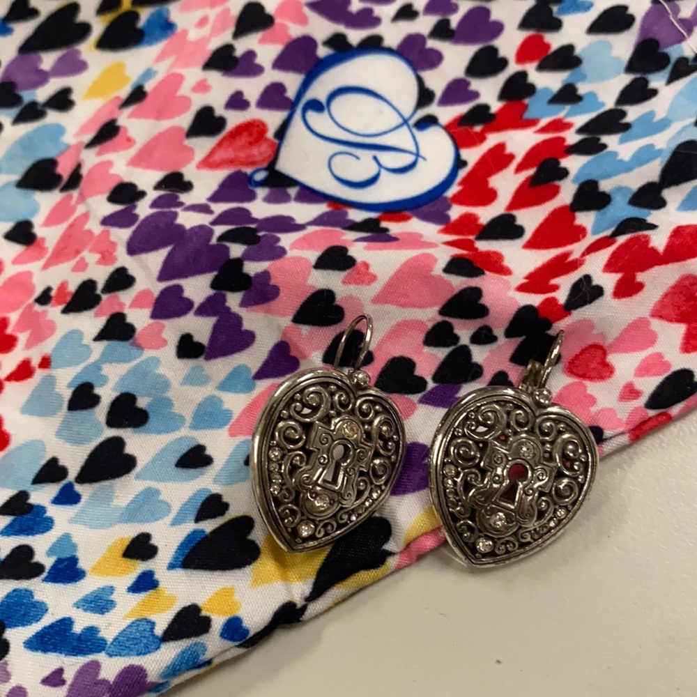 Hard to find Brighton keyhole earrings